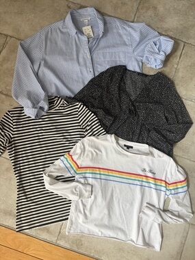 Bundle - women’s tops ✨✨fit size 6 - brand new condition - banana republic